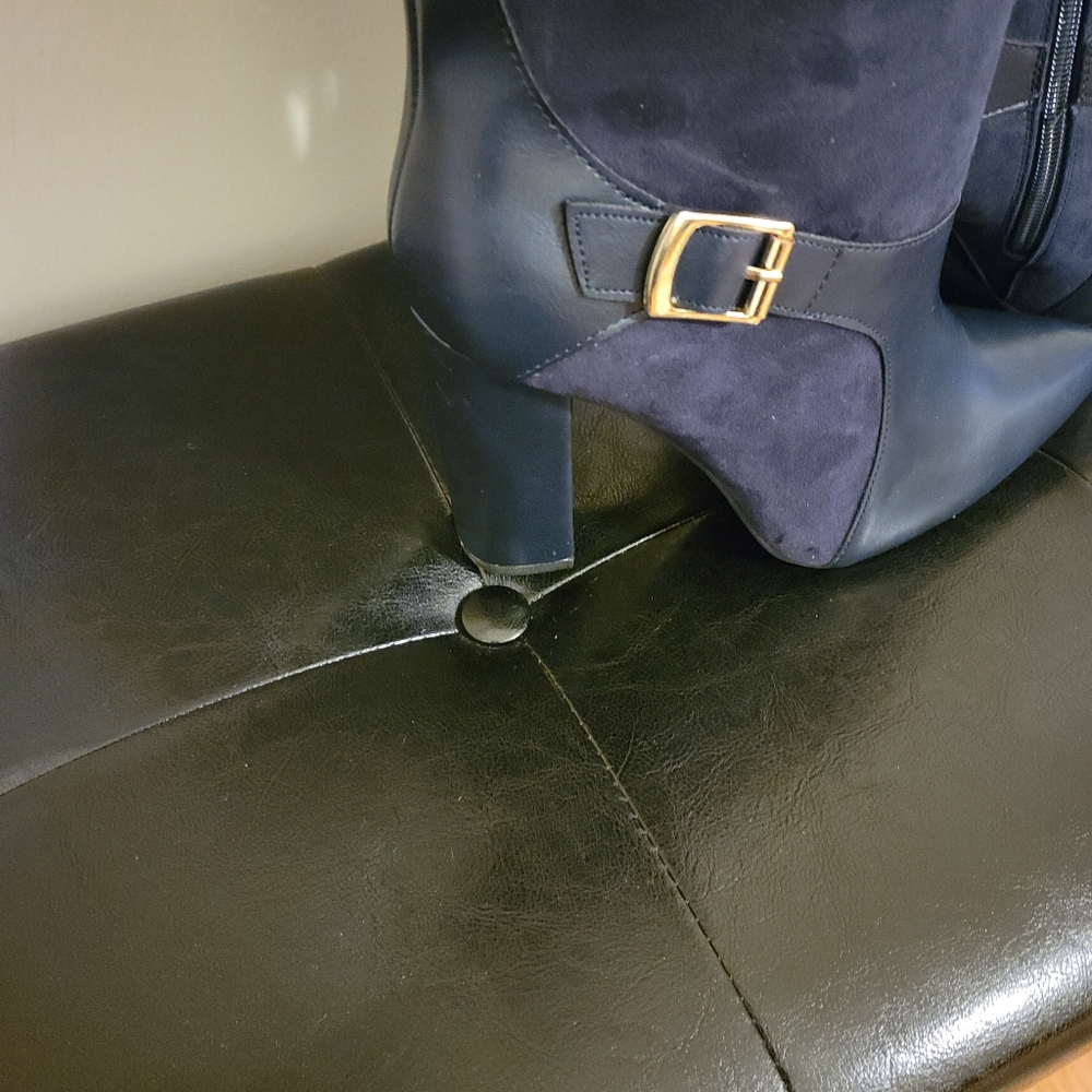 Ladies Boots - Picture 2 of 2